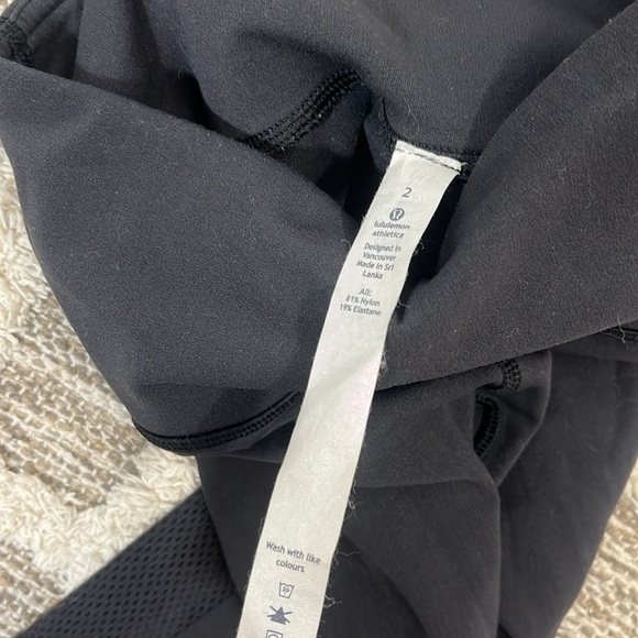 Lululemon Reveal Crop (15")
Black size 2 XXS - Picture 4 of 4